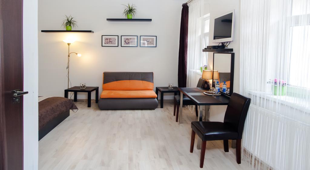 Leo Apartment Bratislava Exteriör bild
