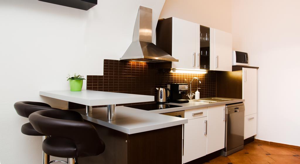 Leo Apartment Bratislava Exteriör bild
