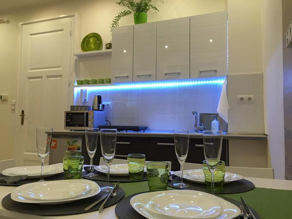 Leo Apartment Bratislava Exteriör bild