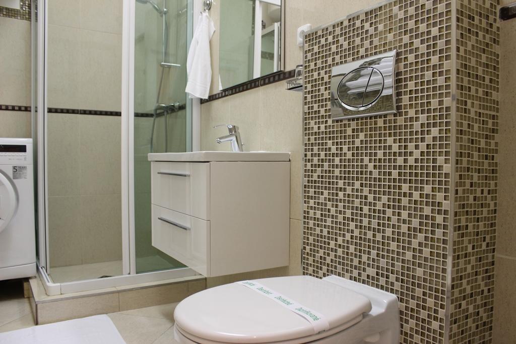 Leo Apartment Bratislava Exteriör bild